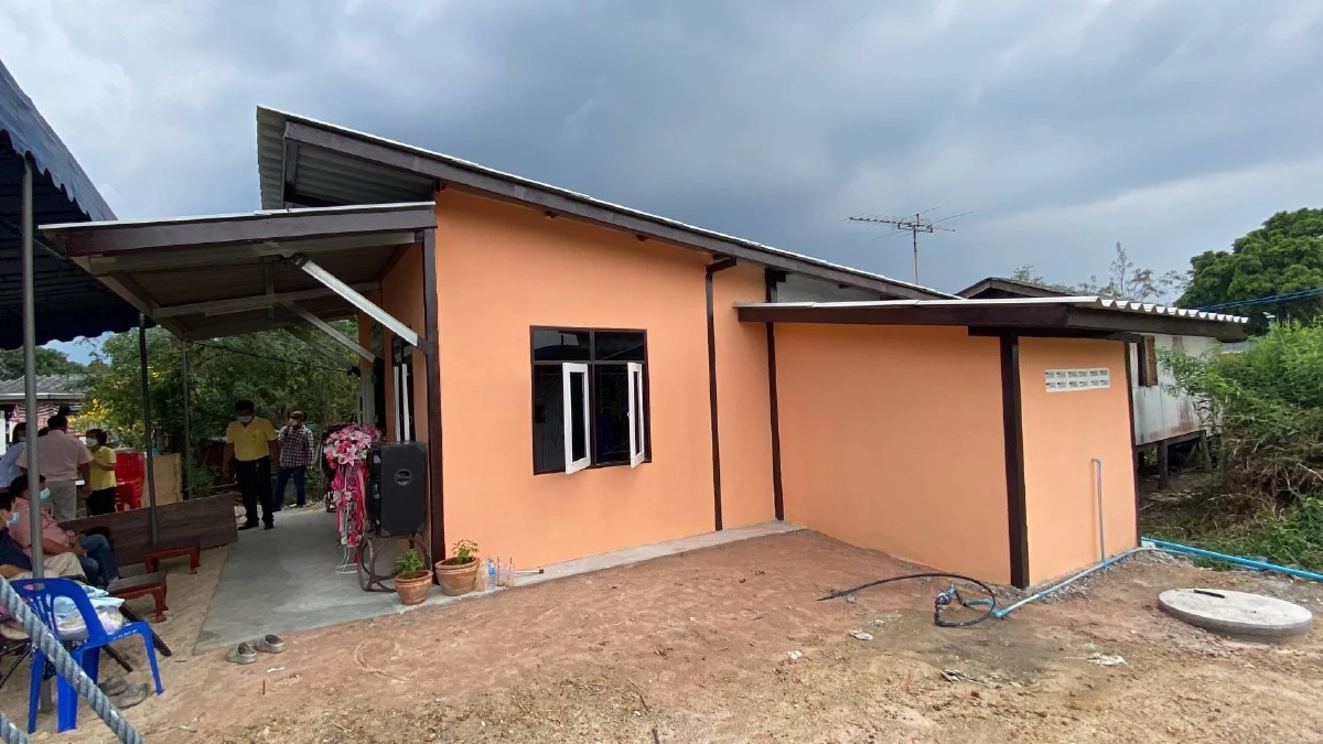 สุดปลื้ม ยาย 79 ได้ฤกษ์ "วาเลนไทน์" รับมอบ "บ้านใหม่" แทนบ้านเก่าที่ถูกไฟไหม้