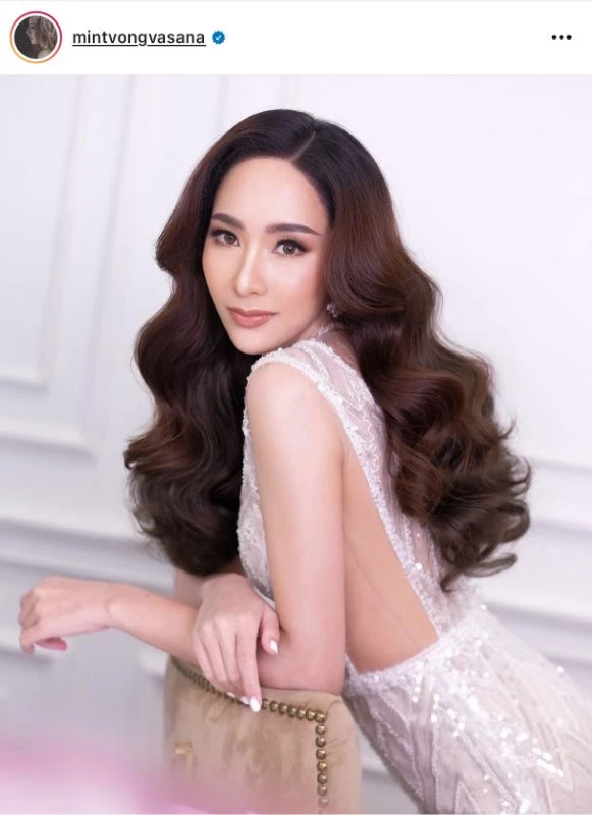 ไม่แผ่ว "มิ้นท์ ณัฐวรา" สัมผัสผู้ใกล้ชิดโควิด-19 ตรวจพบติดเชื้อไปอีกหนึ่ง