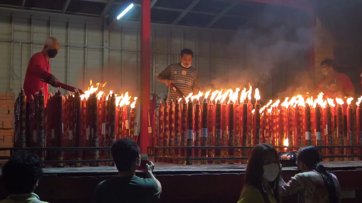 "ตรุษจีน" สงขลาคึกคัก แห่ไหว้ "ไฉ่ซึ้งเอี้ย" จุดประทัด 1 แสนนัด รับศิริมงคล