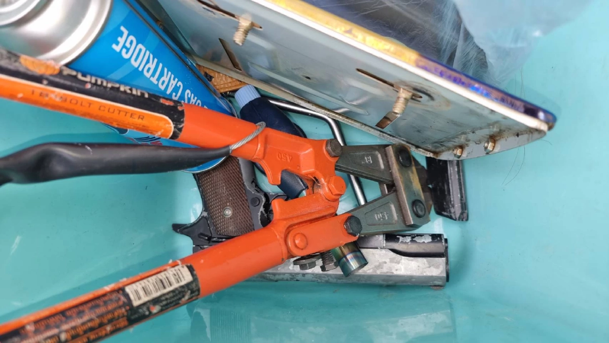 ล่าระทึก "แก๊งขโมยบิ๊กไบค์" แหกด่านหนีตำรวจปราจีน สุดท้ายจนมุมรวบได้ 4