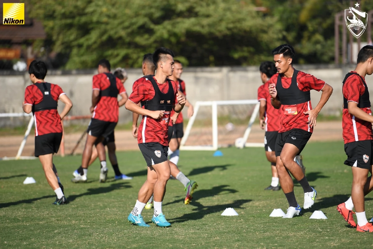 โค้ชหลิม  "ฟันธงไทยลีก" ลีโอเชียงราย ยูไนเต็ด ลงเอยแบ่งแต้ม" ฉลามชล" 