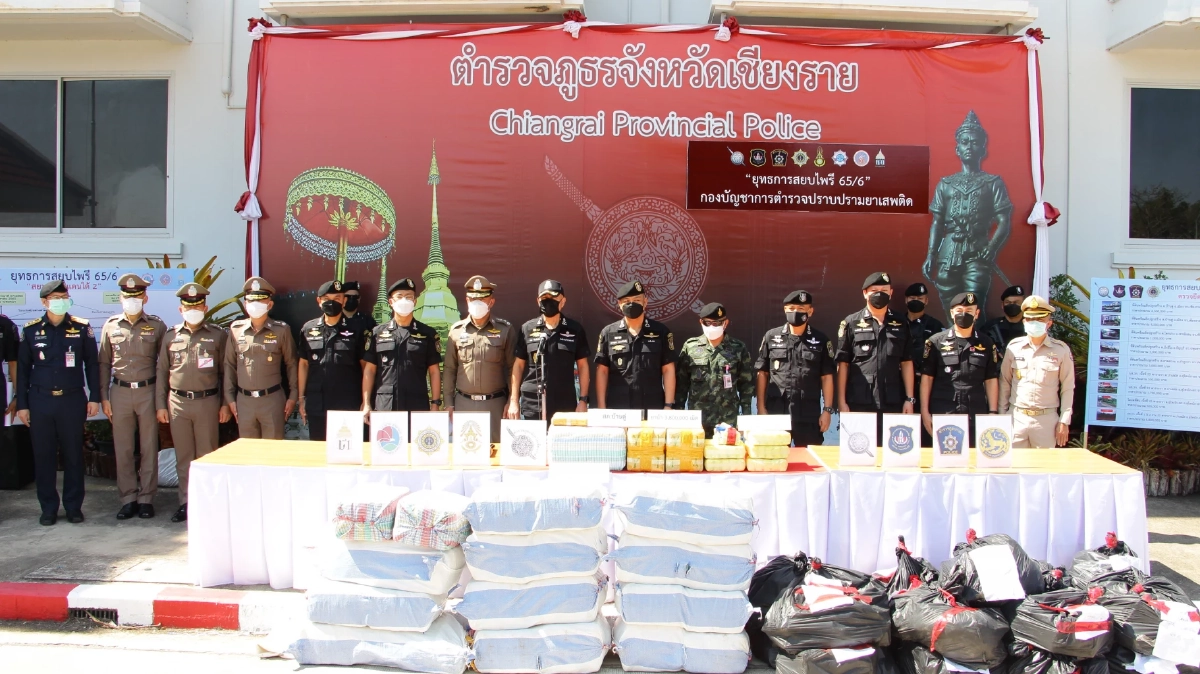 รอง ผบ.ตร.บินด่วน เปิดปฎิบัติการ "สยบนักค้าแดนใต้2" จับยาบ้า 5.8 ล้านเม็ด