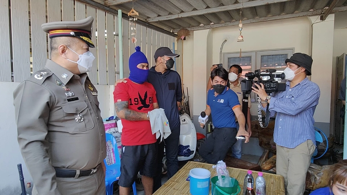 ตร.พิษณุโลกหิ้ว 4 ผู้ต้องหาชี้จุดยิง "หนุ่มเก็บเงินกู้" เสียชีวิตคาวงเหล้า