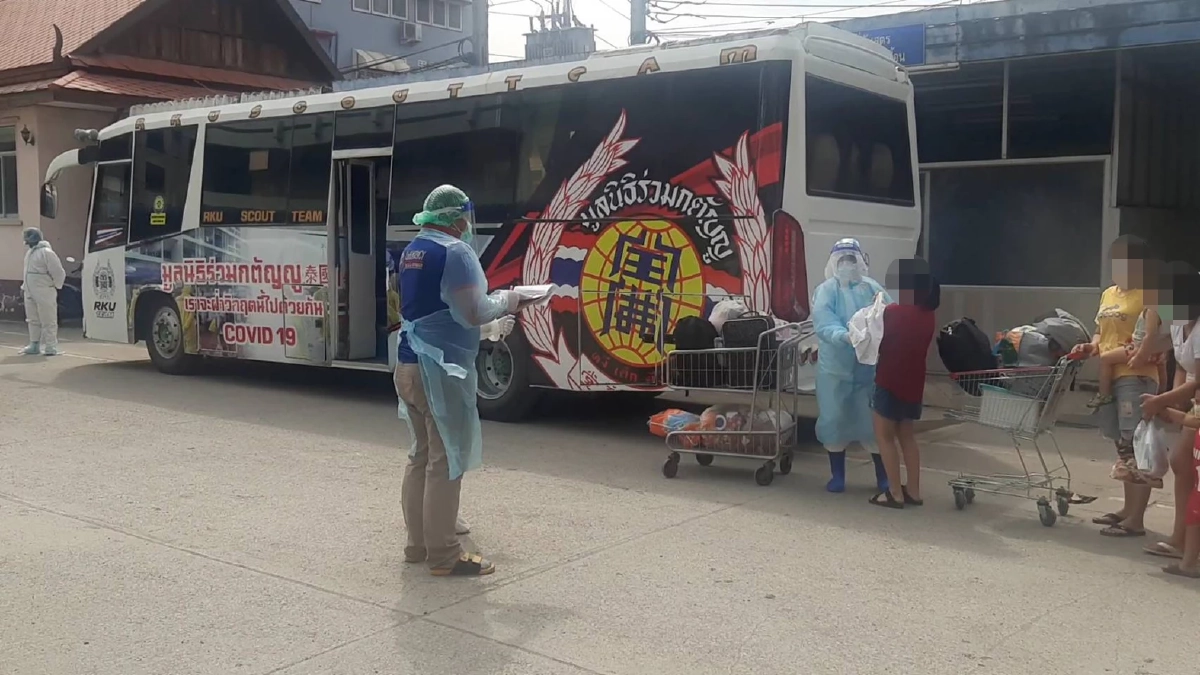 สมุทรปราการ "โควิด" พุ่ง อันดับ 3 ของประเทศ กักตัวรพ.สนาม ทั้งเด็ก ผู้สูงอายุ