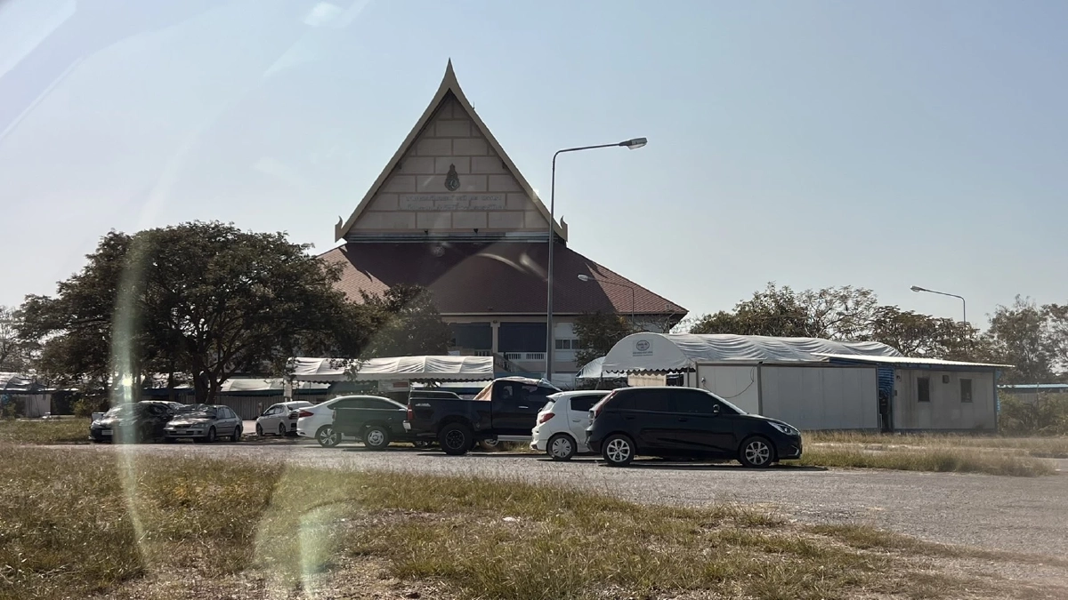 ยายพาหลานสาววัย 16 ร้องตร. โดนหนุ่ม 17 "ลวนลาม" ใน รพ.สนาม แถมขู่จะบุกถึงบ้าน