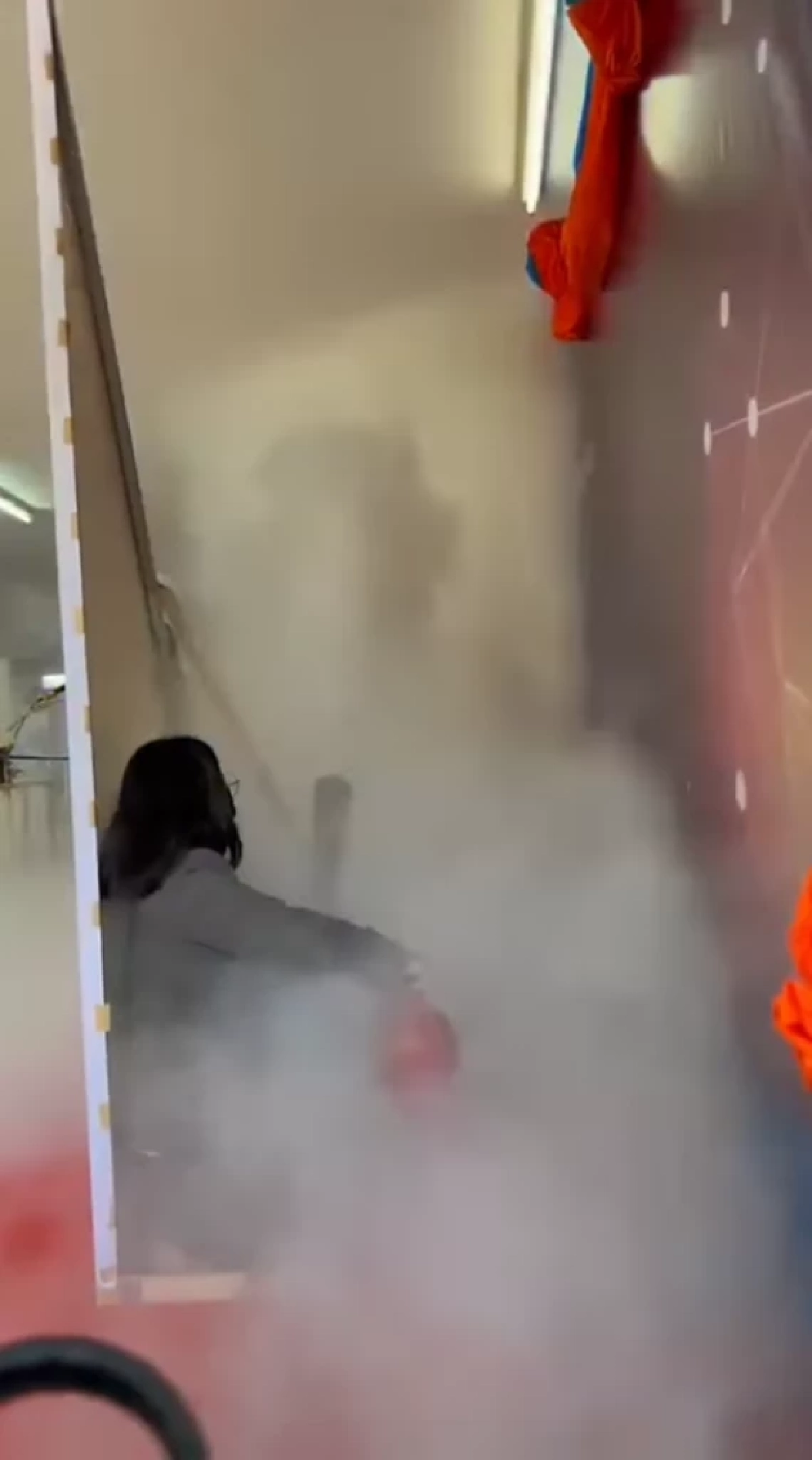 ถังดับเพลิง, ถังดับเพลิงกลายเป็นเอฟเฟค, ดรายไอซ์, อันตราย