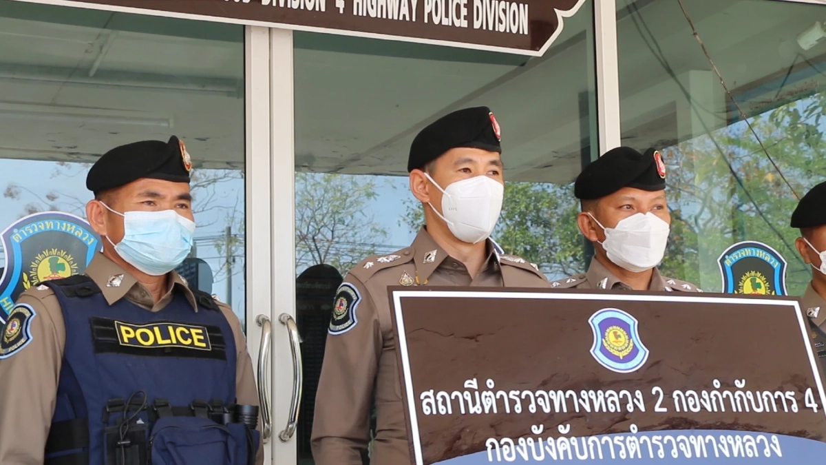 "ตำรวจทางหลวงขอนแก่น' ยึดยาบ้าเกือบ 2 ล้านเม็ด   ใช้รถยนต์หรูขับฝ่าจุดตรวจ