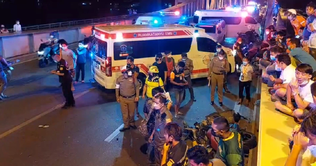 "แว้นชะตาขาด" ซิ่งแซงเก๋งข้ามเลน รถเสียหลัก พุ่งชนชายพิการ ดับอนาถ2 สาหัส1