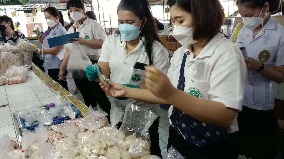 สสจ.พิษณุโลก เตือนผู้บริโภค อย่ากิน "ไส้กรอก" ที่ไม่มี อย.