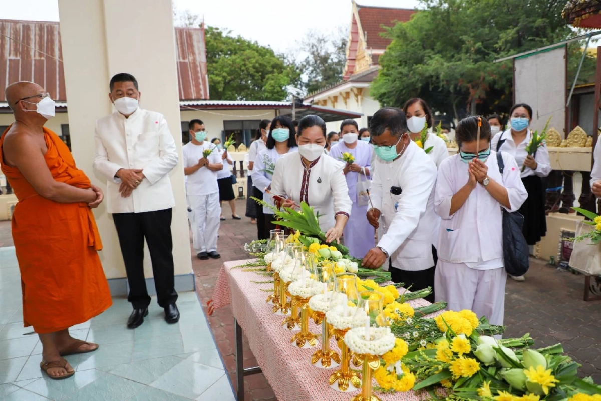 "วันมาฆบูชา 2565" พุทธศาสนิกชนกาฬสินธุ์ ร่วมสวดมนต์ เวียนเทียน