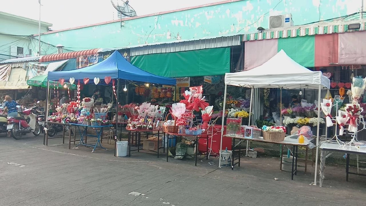 "กุหลาบ" ราคาพุ่งรับ "วาเลนไทน์"  ปีนี้ไม่คึกคัก หลังพิษโควิด-19 ทำศก.ซบเซา