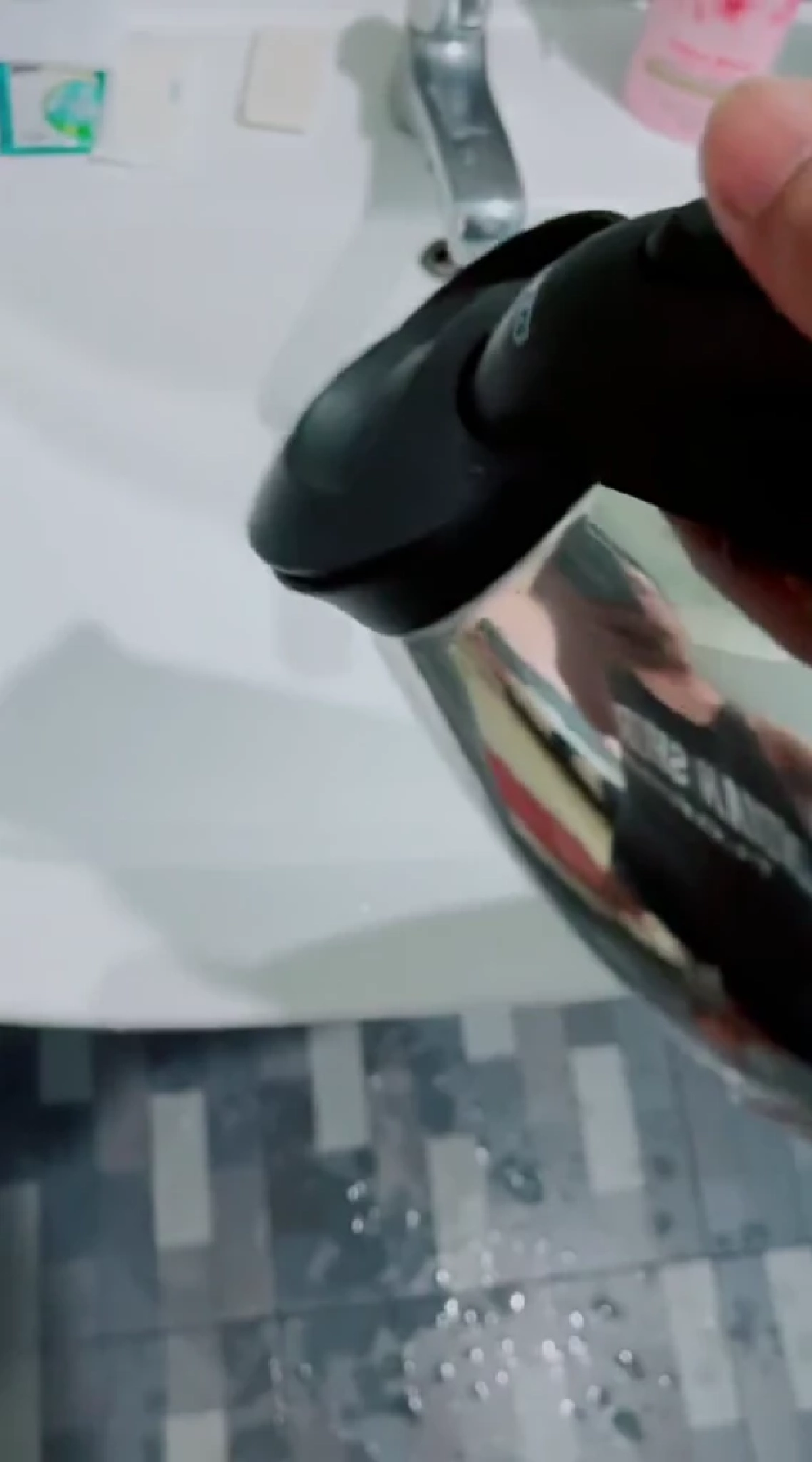 หนุ่ม, เตารีด, รีดผ้า, โรงแรม, กาน้ำร้อน