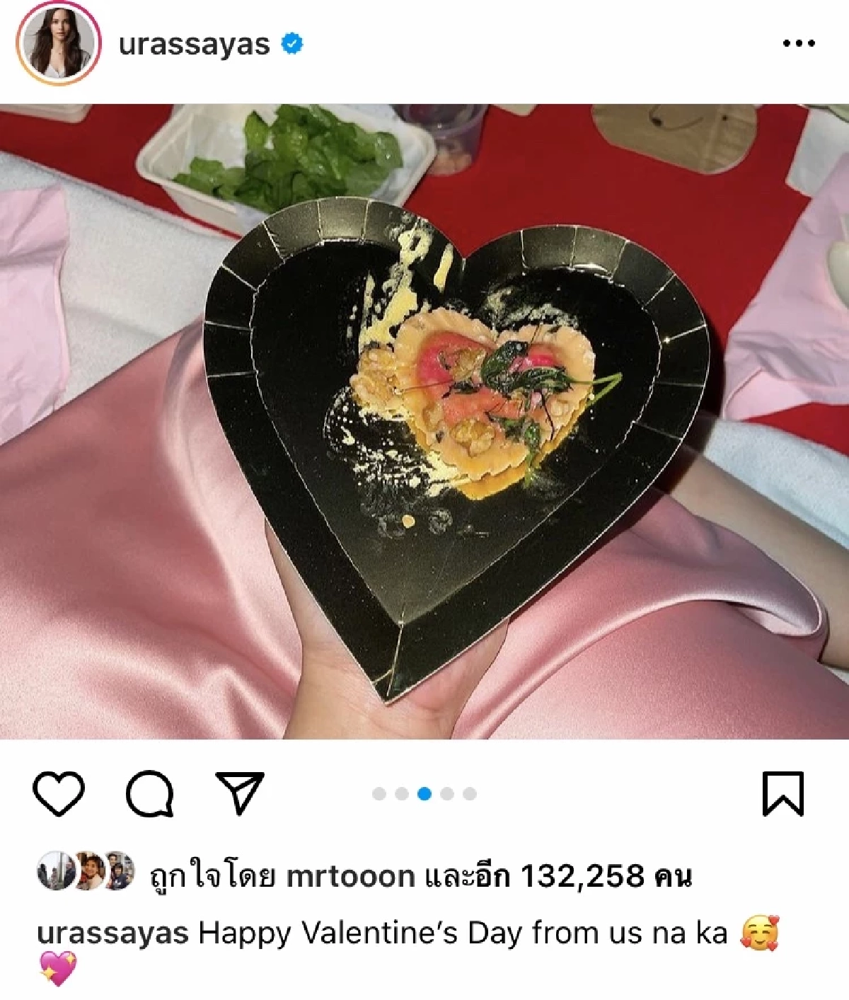 แฟนคลับฟิน "ญาญ่า-ณเดชน์" ฉลองวาเลนไทน์สุดหวาน ทุกอย่างเป็นรูปหัวใจ