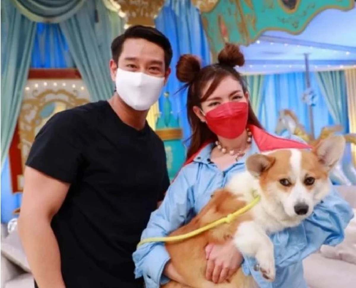ฮือฮา "แอฟ ทักษอร" ถูกพระเอกดังตามจีบ แสดงอาการเขินหน้าแดง หลังถูกแซว