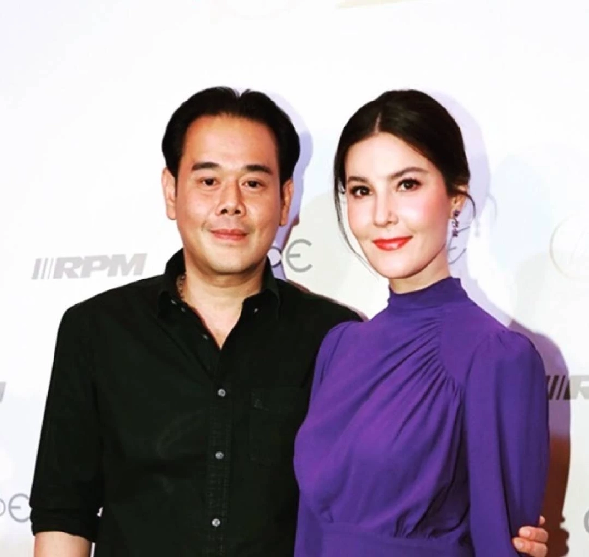 เปิดภาพหาดูยาก "เป๊ก สัณณ์ชัย" โพสต์ถาม "ธัญญ่า" ไหนว่าเป็นเมียยืนหนึ่ง