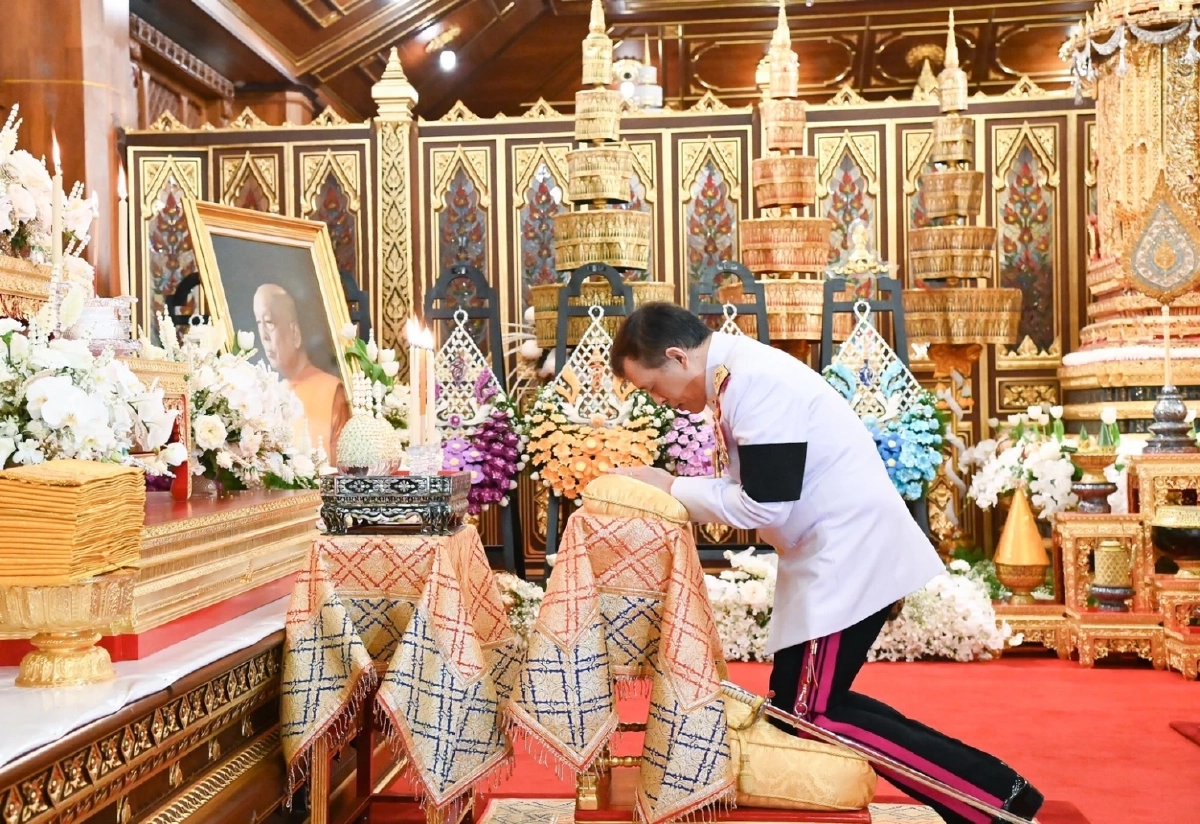 ในหลวง-พระราชินี ทรงบำเพ็ญพระราชกุศล 7 วัน พระราชทานศพ สมเด็จพระวันรัต