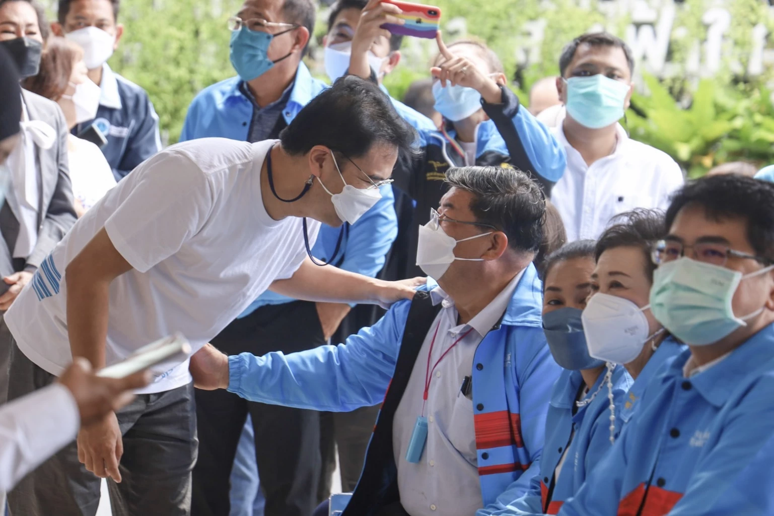 "ปริญญ์"  อ้อนคนกรุงเทพฯ เปิดใจให้  เอ้ สุชัชวีร์ และ ส.ก. 50 เขต