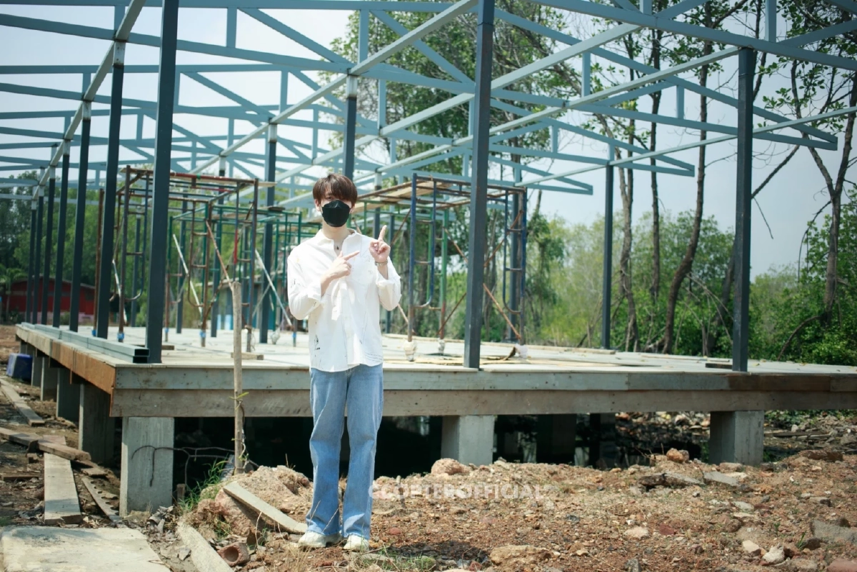 "คอปเตอร์ ภานุวัฒน์" ร่วมกับ แฟนคลับ มอบเงิน 170,000 บาท สร้างอาคารเรียน