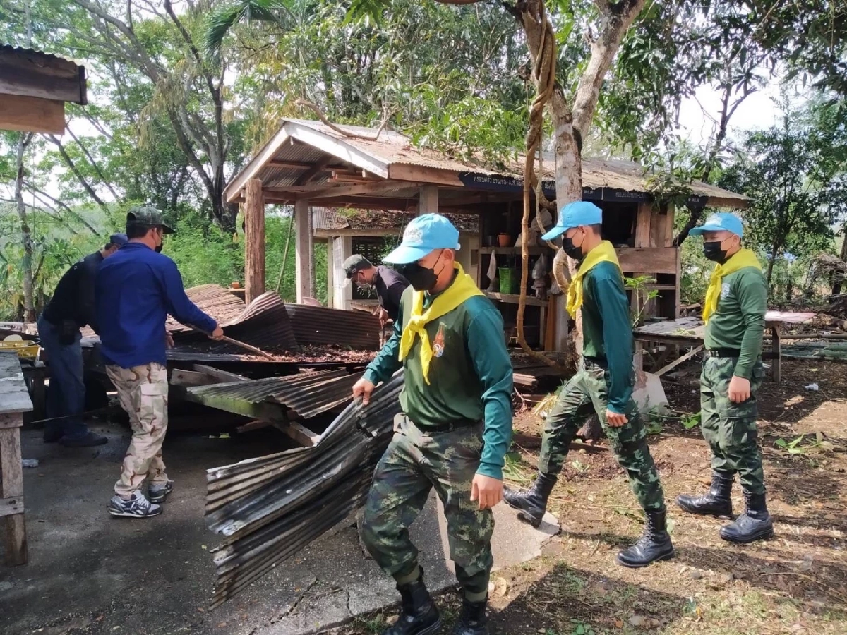 จนท. น่าน - เชียงราย เร่งช่วยเหลือพื้นที่เดือดร้อน "พายุฝนฟ้าคะนอง"