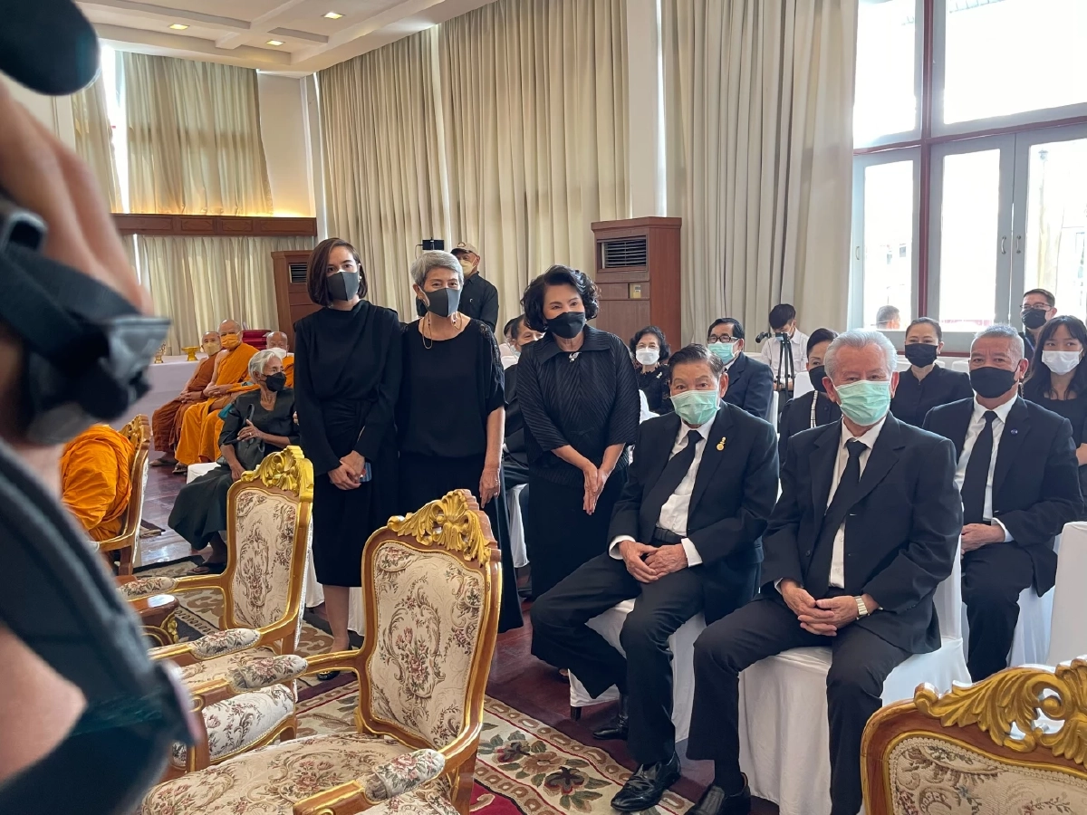 สุดเศร้า พิธีรดน้ำศพ "สรพงศ์ ชาตรี" ญาติเก็บร่าง 100 วัน ขอพระราชทานเพลิงศพ