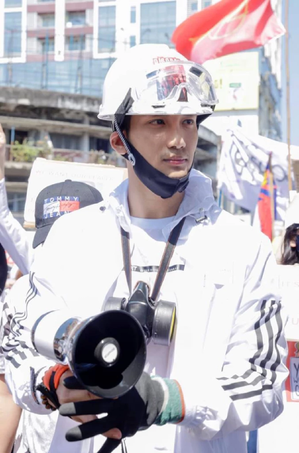 เผยภาพล่าสุด "ไป่ ทาคน" หลังถูกปล่อยตัว จะหล่อเหมือนเดิมหรือไม่