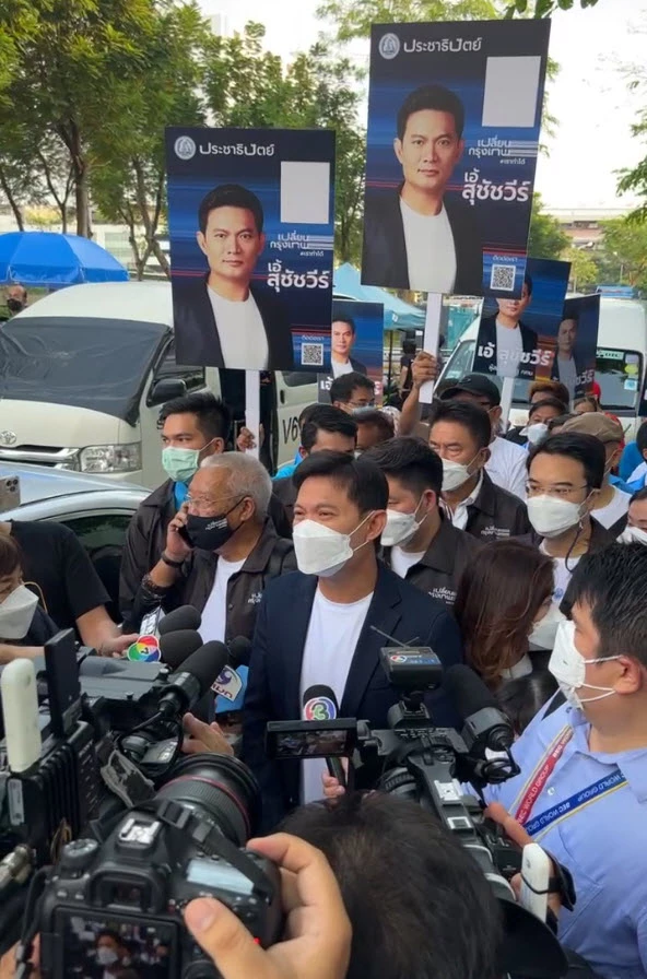 2 ผู้สมัครชิงเก้าอี้ "ผู้ว่าฯ" ชูนโยบายโดนใจคน กทม.