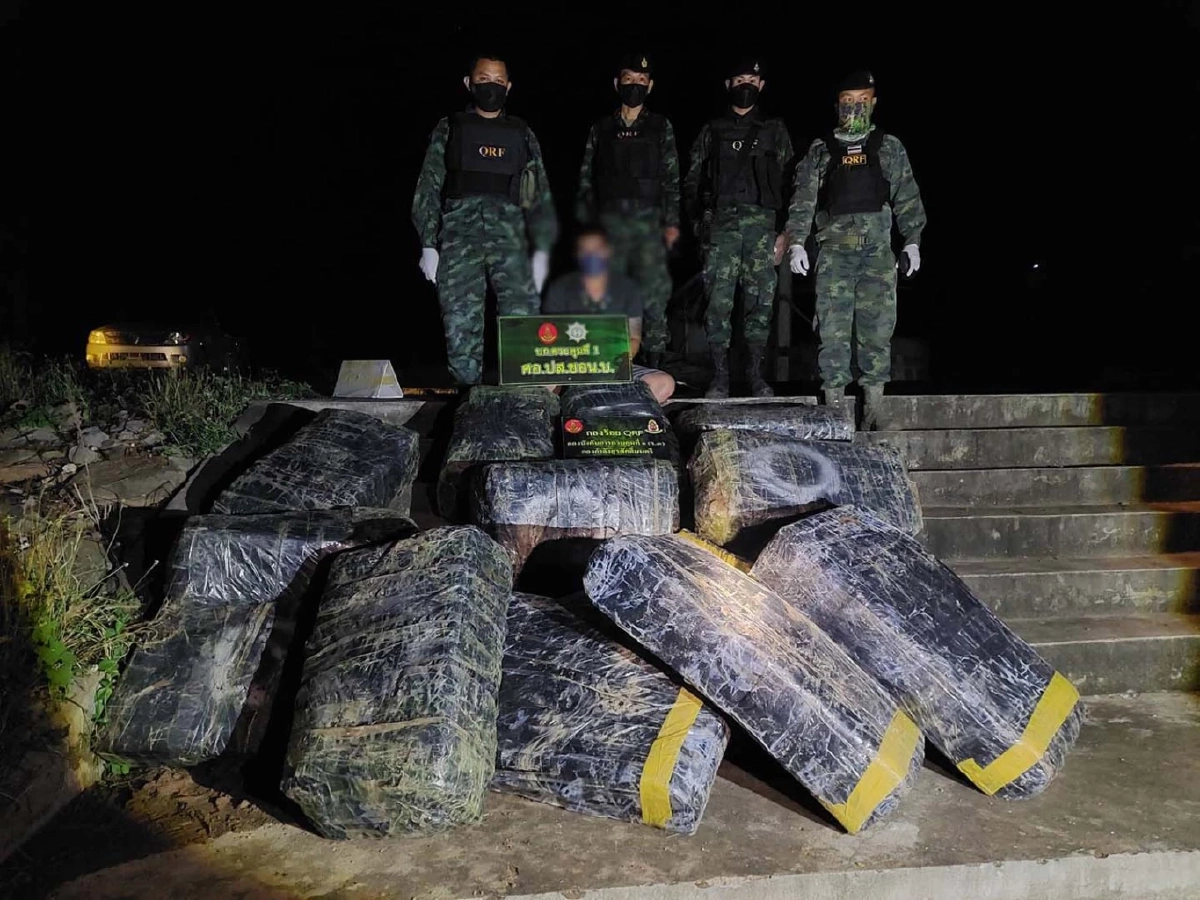 ทหารจับ "ยาบ้า"  ลอบขนจากประเทศเพื่อนบ้าน 16 กระสอบ 6 ล้านเม็ด
