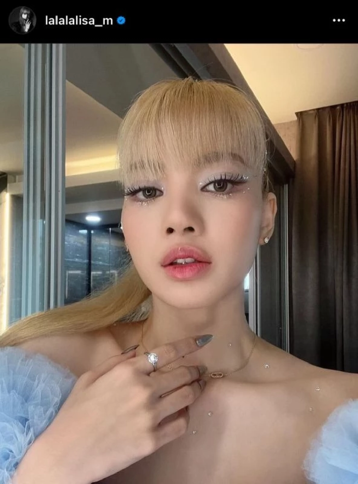 "ลิซ่า" สวยสุดใจ พร้อมฉลองวันเกิด 25 ปี ที่บ้านเกิด ค่ำคืนนี้