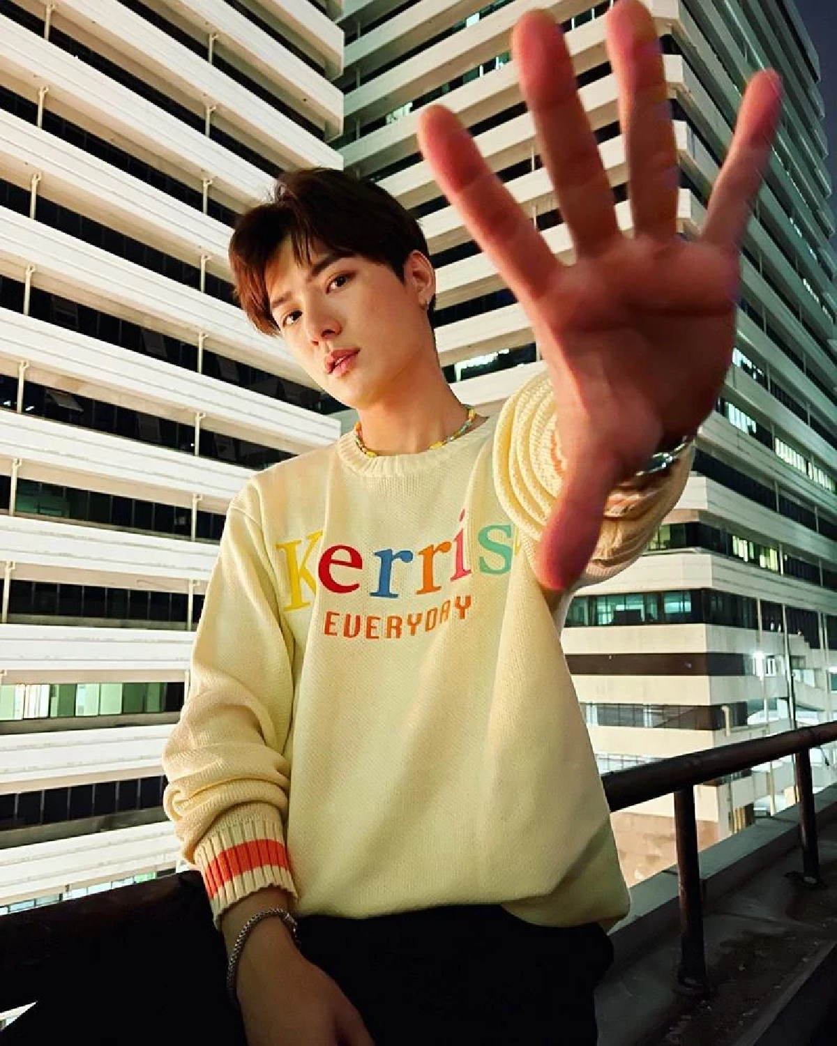 คริส พีรวัส ฟาดหมอดูดัง อย่าทำร้ายจิตใจชาวคริสต์ บอก "แตงโม" อยู่ในห้องพระ