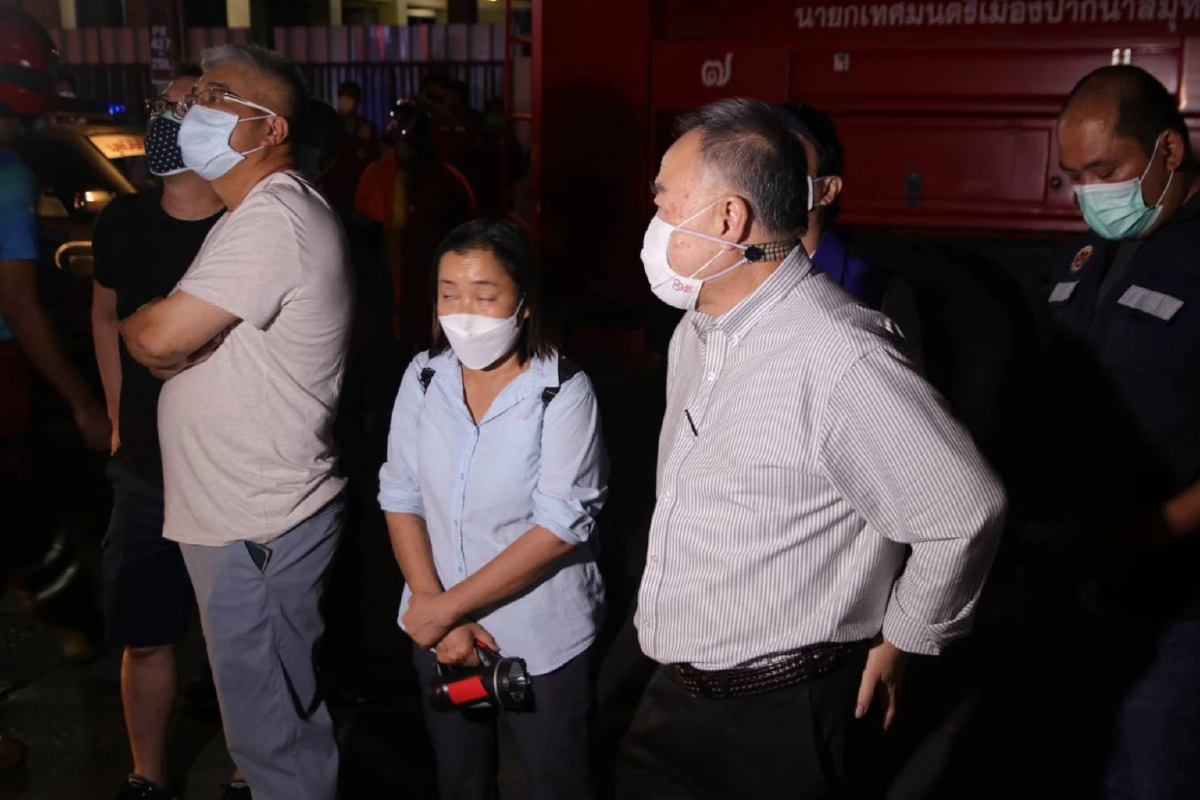 ระทึกกลางดึก "ไฟไหม้"  โรงงานผลิตอุปกรณ์กีฬา ใน "นิคมฯบางปู" เขตส่งออก