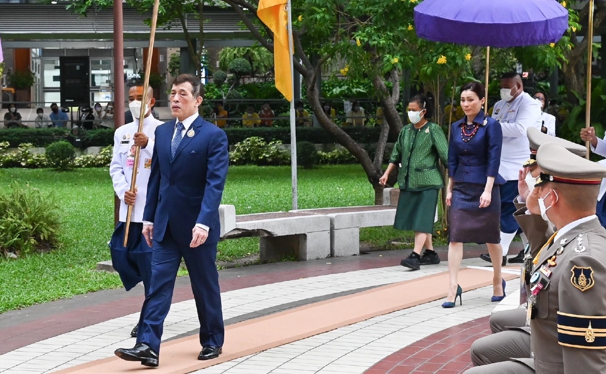 ในหลวง-พระราชินี ทรงเปิด "อาคารนวมินทรบพิตร 84 พรรษา" โรงพยาบาลศิริราช