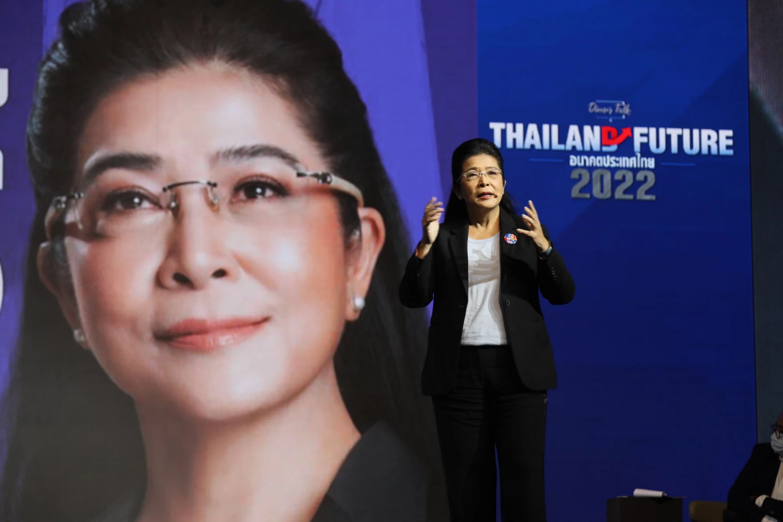 ตัวแทน 4พรรคการเมืองมองว่า รัฐราชการเป็นอุปสรรคต่อการแก้ "วิกฤติประเทศ"