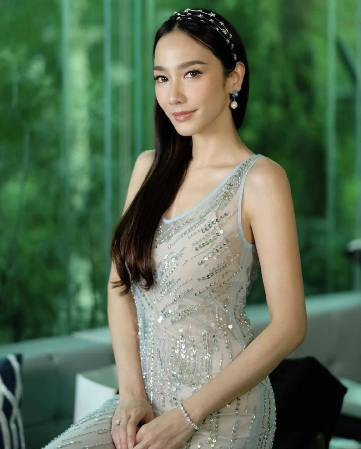 เกิดอะไรขึ้น ทำไม? "อั้ม พัชราภา" ถึงอยากขายรถ แถมขายของมีค่าอย่างอื่นด้วย