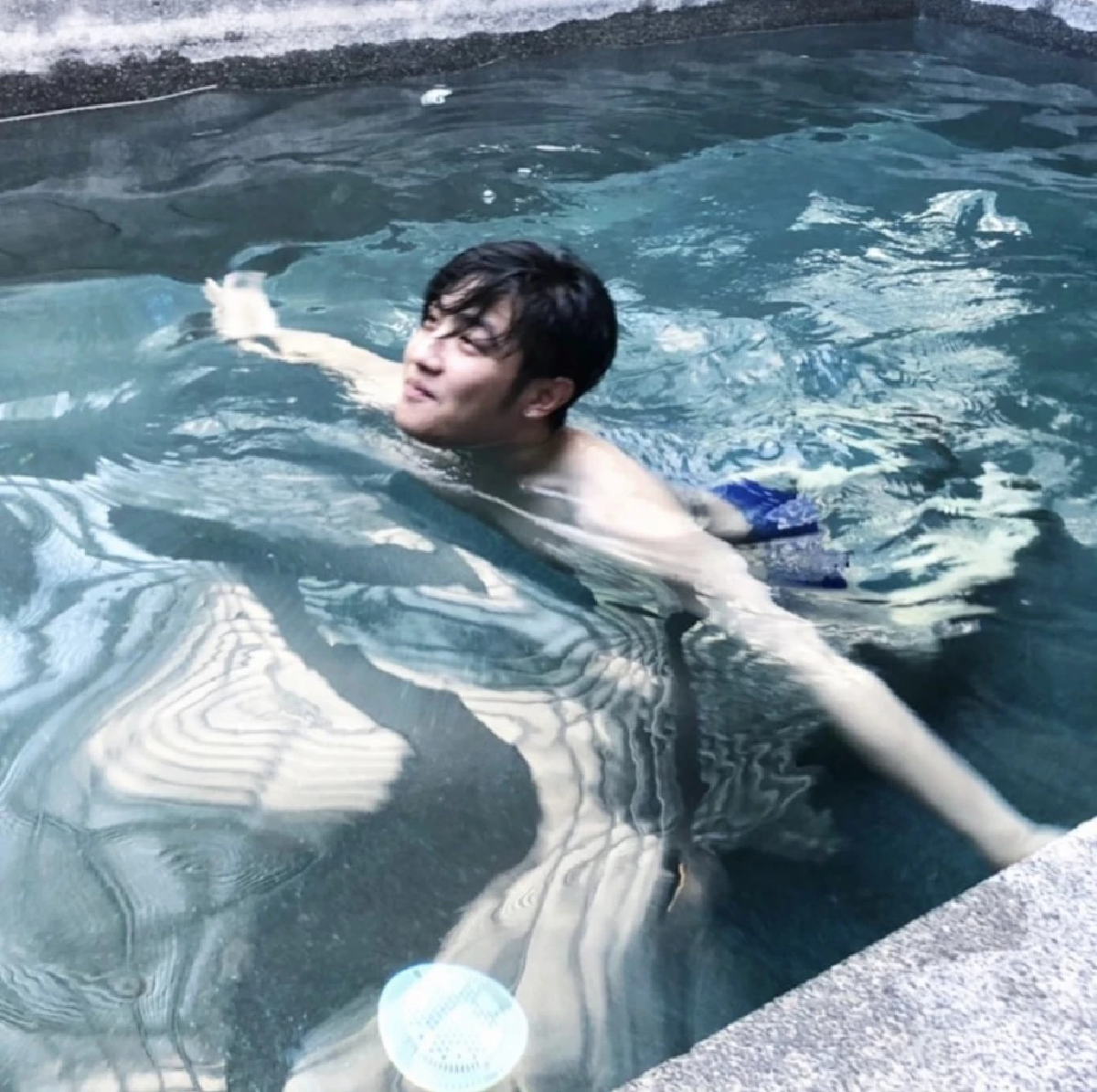 \"ขุน ชานนท์\" โปร์ไฟล์ดี ถูกชาวเน็ตด่า เป็นถึงดารา แต่ต่อรองค่าเสียหาย