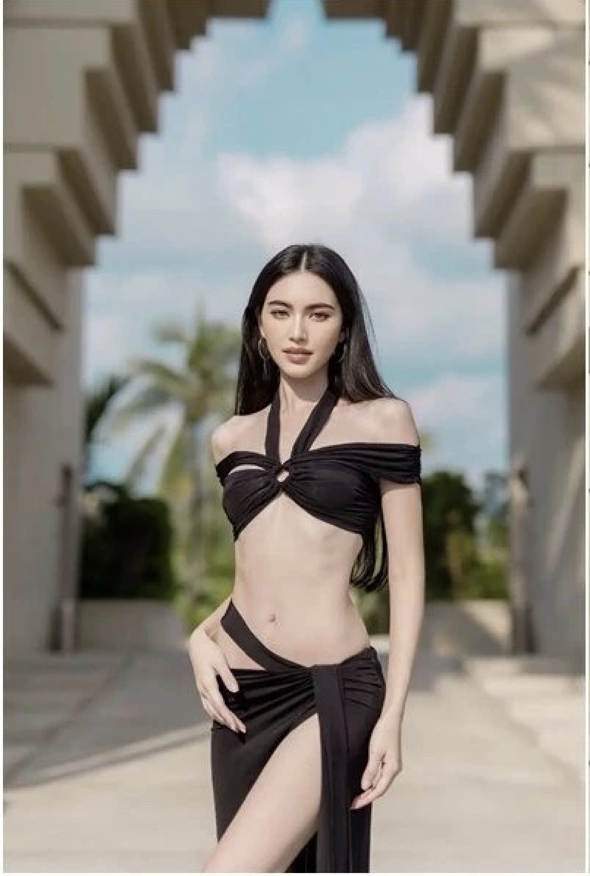 โฉมหน้าผู้หญิงคนเดียวที่ "ใหม่ ดาวิกา" ยอมให้  มาในชุดสุดปังของใหม่