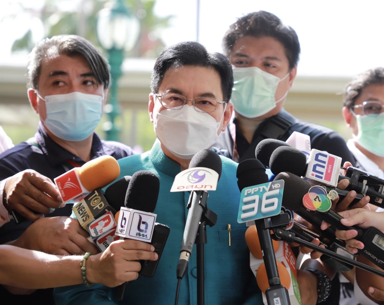 "จุรินทร์" ขอบคุณ "ชวน" ให้กำลังใจ เชื่อปัญหาพรรคประชาธิปัตย์ คลี่คลายได้