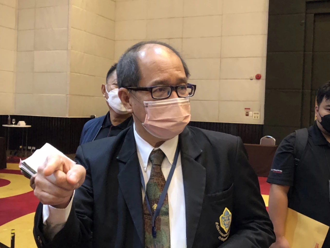 "กกต." เบรก  "แอนนา"  ถอนตัวชิง "สก." ชี้เข้าข่ายจูงใจให้มีคะแนนนิยม