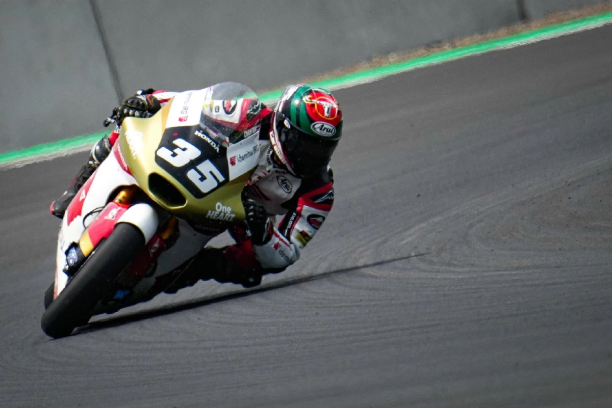 "ก้อง-สมเกียรติ" คว้ากริด 7 ลุ้นโพเดียม โมโตทู สนาม 3