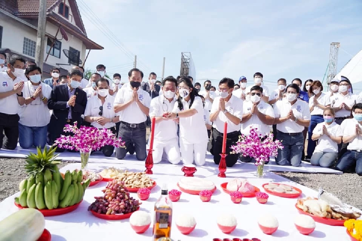 ลุยการการเมืองเต็มที่  "ไทยสร้างไทย"ตอกเสาเข็มก่อสร้างที่ทำการพรรควันนี้