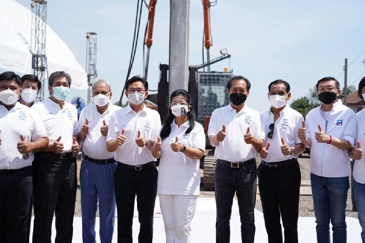 ลุยการการเมืองเต็มที่  "ไทยสร้างไทย"ตอกเสาเข็มก่อสร้างที่ทำการพรรควันนี้