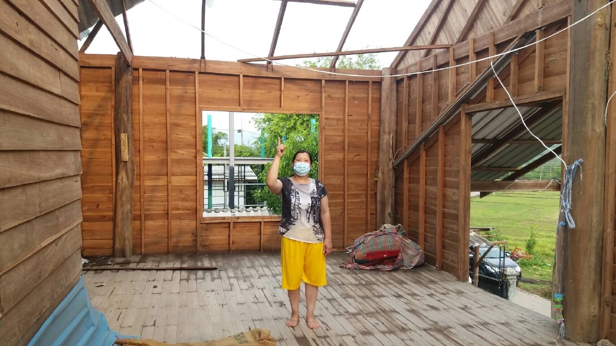 "พายุฤดูร้อน" จ. แพร่ เดือดร้อนหลายหลัง รวมถึงบ้านผู้กักตัวโควิด-19 ด้วย