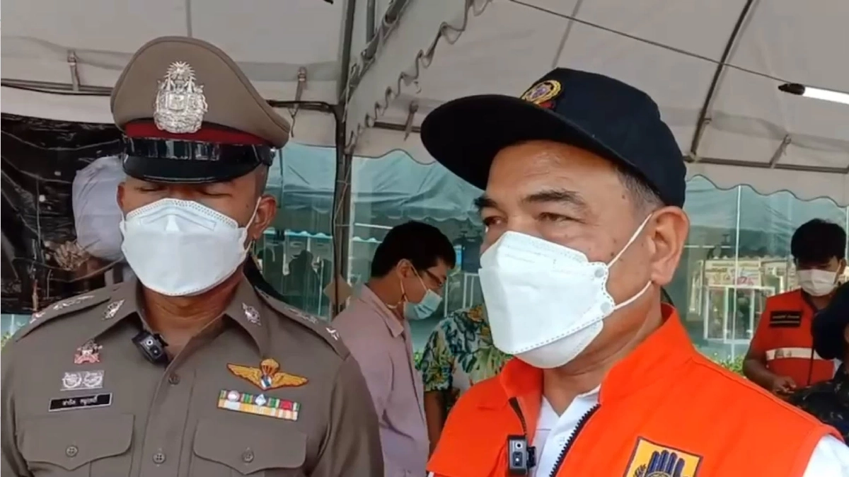 ซอยบางลา "ภูเก็ต" คึกคัก นทท.เล่นสาดน้ำ "สงกรานต์" เมินคำสั่งห้าม ของศบค.