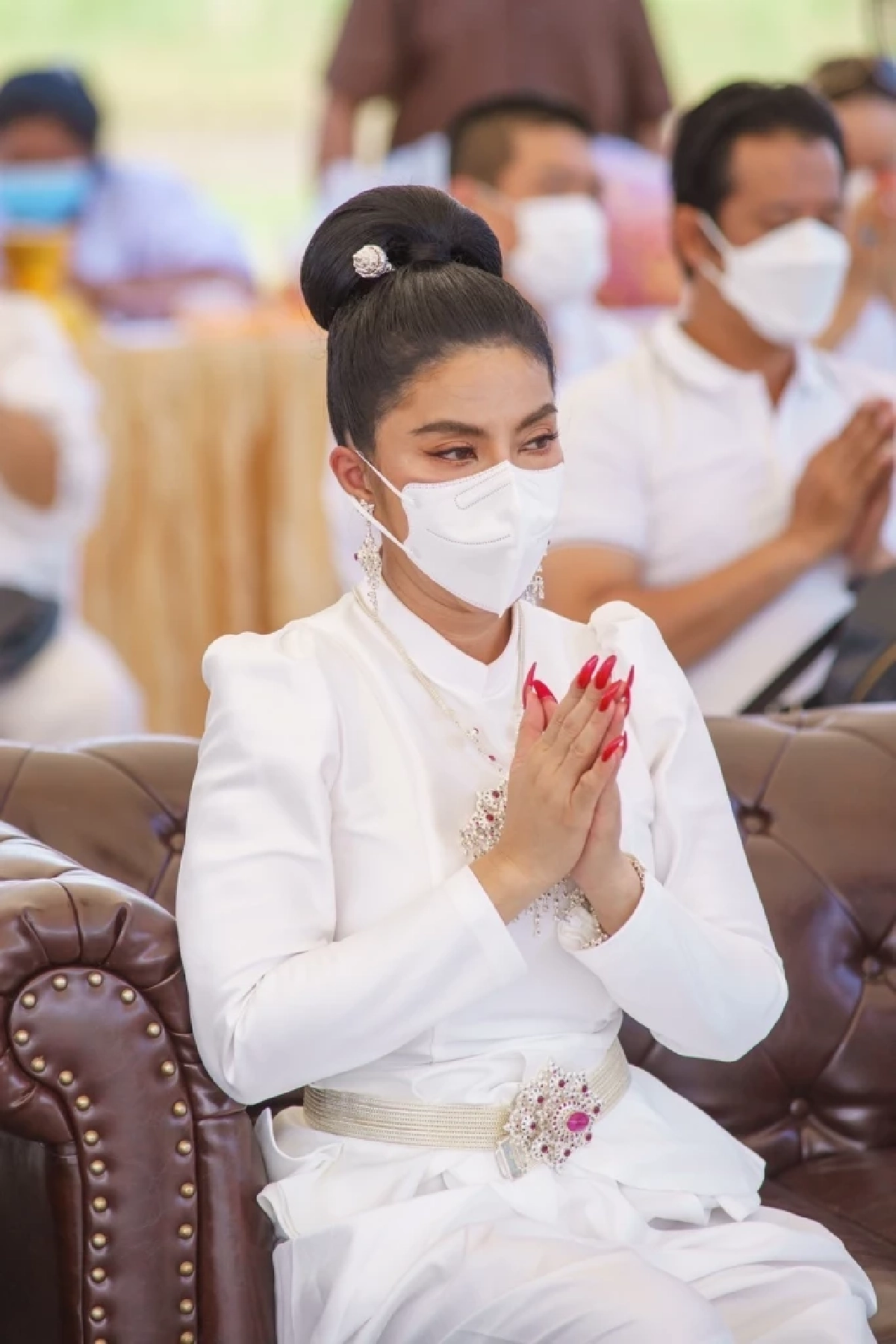 "จอย บียอนด์" บวงสรวงพญานาค รำอ่อนช้อยทั้งที่รำไม่เป็นมาก่อน