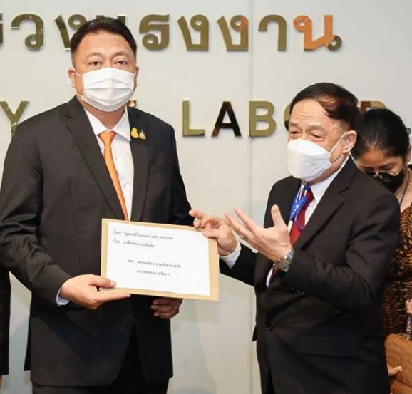 "ลูกจ้าง" รอไปก่อน "นายจ้าง"ค้านขึ้น "ค่าแรงขั้นต่ำ" ถกอีกทีเดือนกันยายน