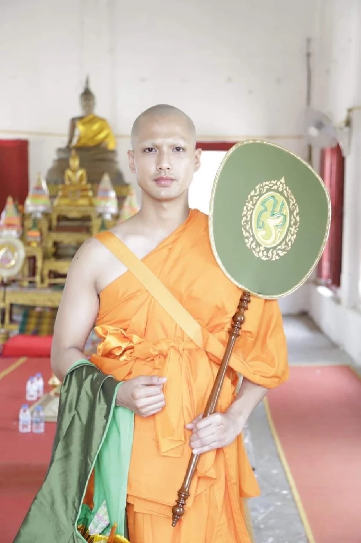ดาราดาวรุ่ง "บิว ณัฐพล" บวชทดแทนคุณบิดา-มารดา ได้ฉายา ณฏฐิโก