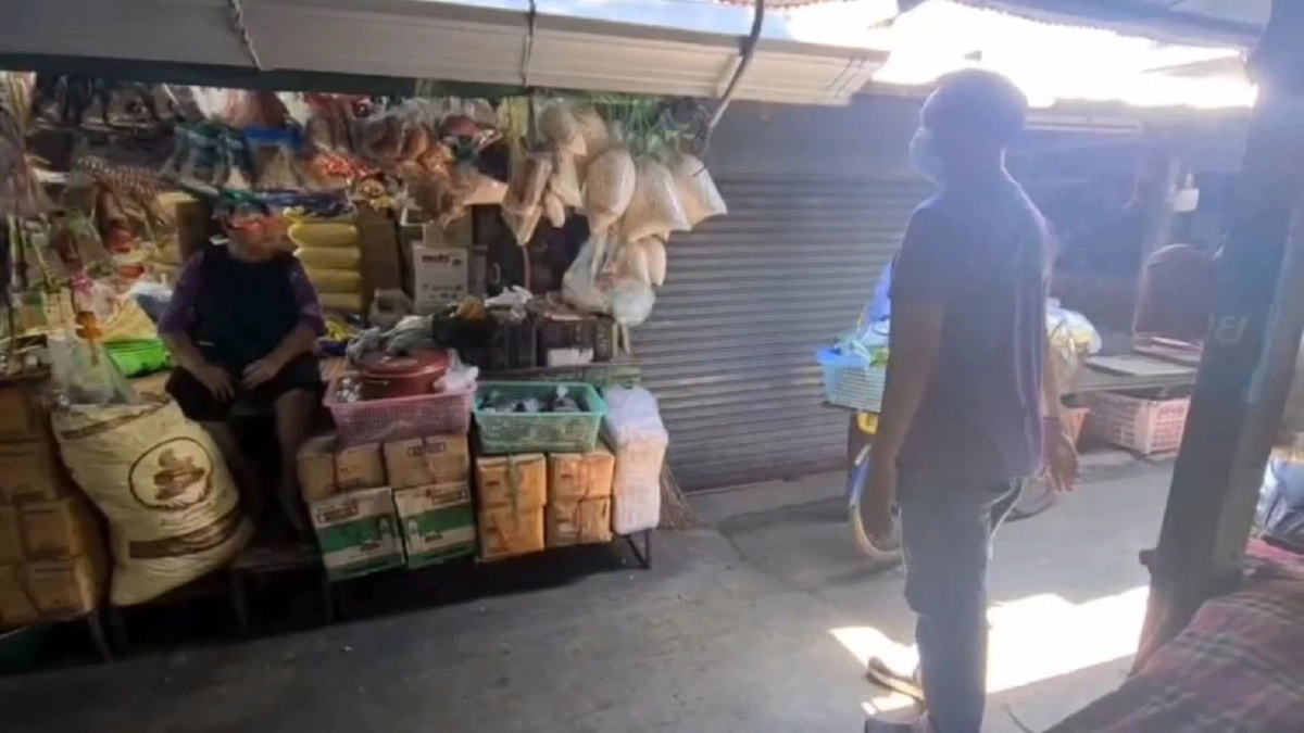 รู้เบาะแส เส้นทาง "โจรสาว" ย่องตัดผ้ากันเปื้อน ฉกเงิน แม่ค้าร้านของชำ