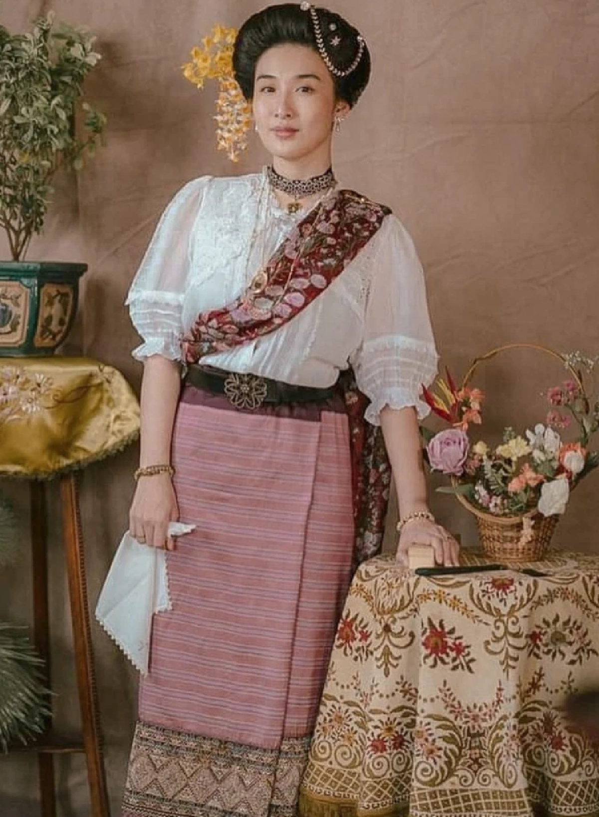 เปิดภาพ "กระติ๊บ" ภาพถ่ายแบบสตรีชั้นสูงล้านนา จน "บุ๋ม ปนัดดา" เอ่ยปากชม