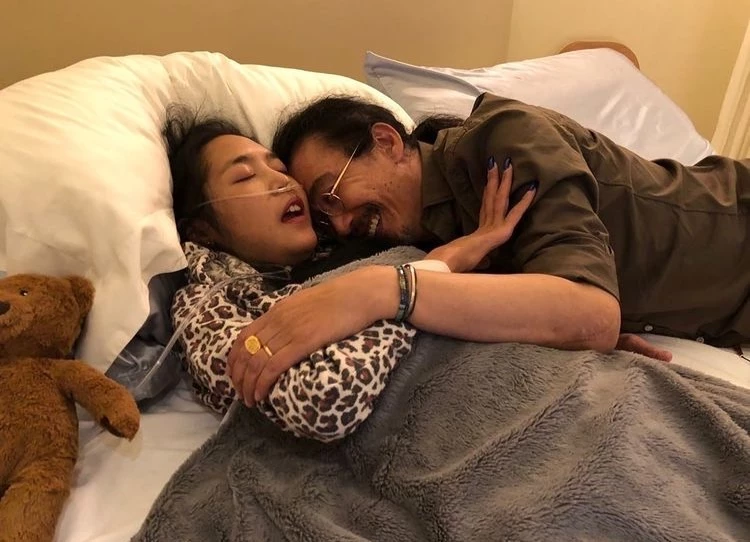 เข้มแข็งมาก "คุณหญิงแมงมุม" รักษาจอประสาทตา สามี อัปเดตอาการล่าสุด แบบนี้?