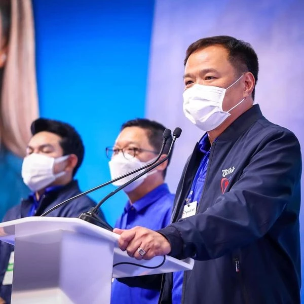 "ชัชชาติ" ไม่สนใจ มีรายชื่อเป็น "นายกฯสำรอง"