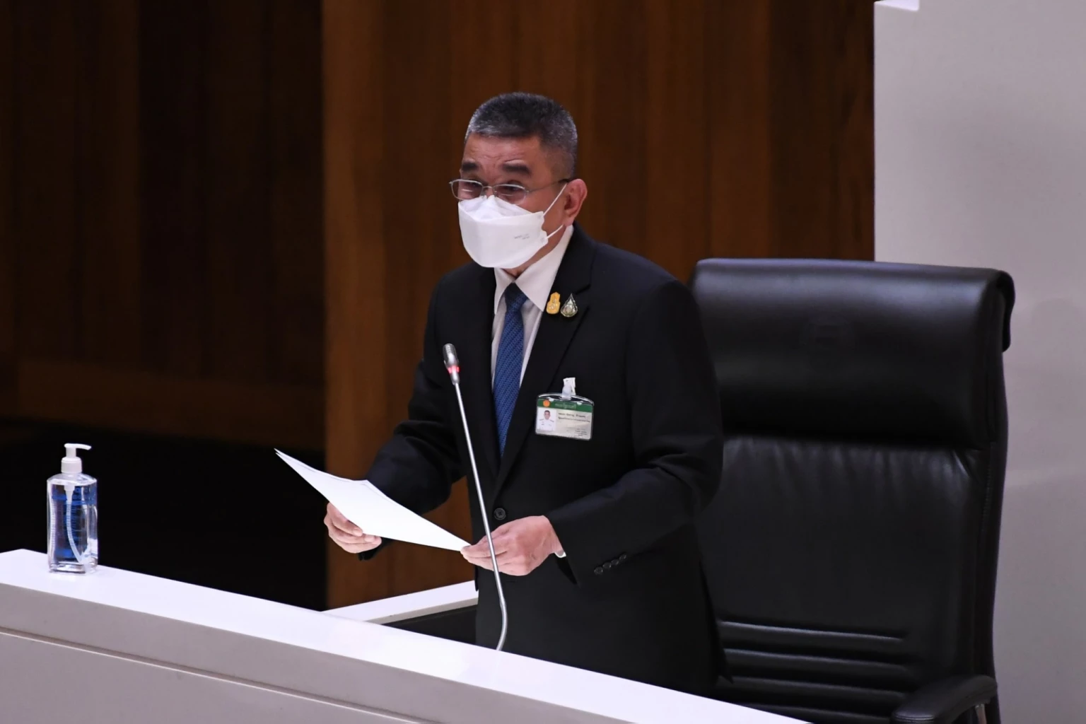 พลเอกชัยชาญ ช้างมงคล ชี้แจงสภาฯ